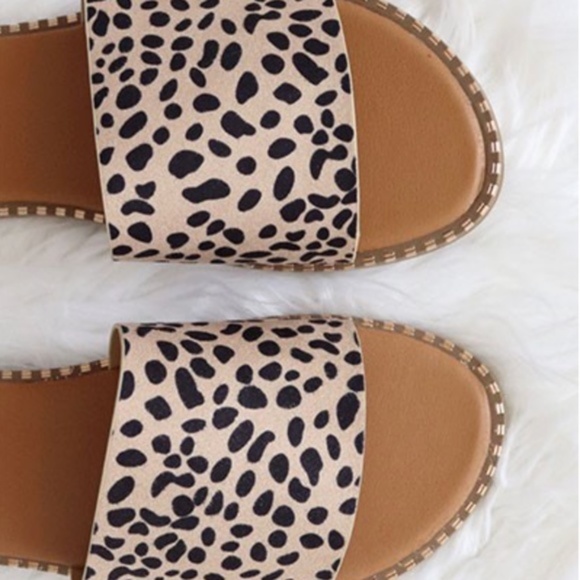 Cheetah Leopard Print Slide Sandal - Picture 3 of 3
